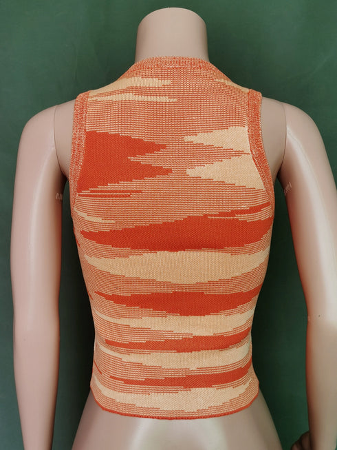 Top de punto ajustado con cuello redondo Katherine Coffee